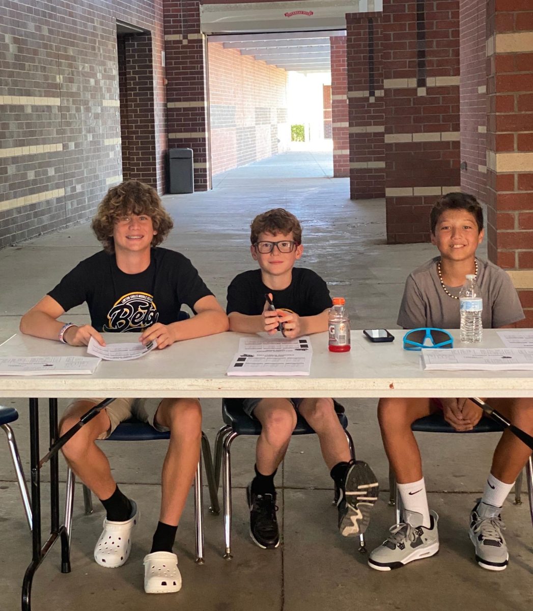 Beta Club helping at the Panther Preview.